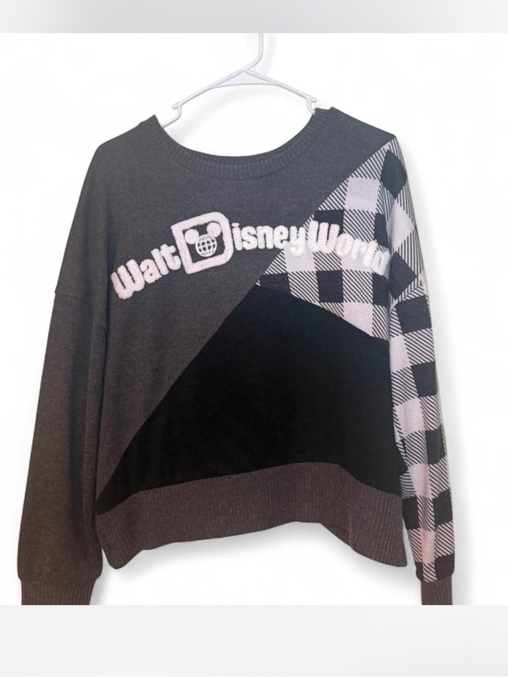 Walt Disney World Buffalo Plaid Sweater Knit Womens Size L Geometric Pullover
